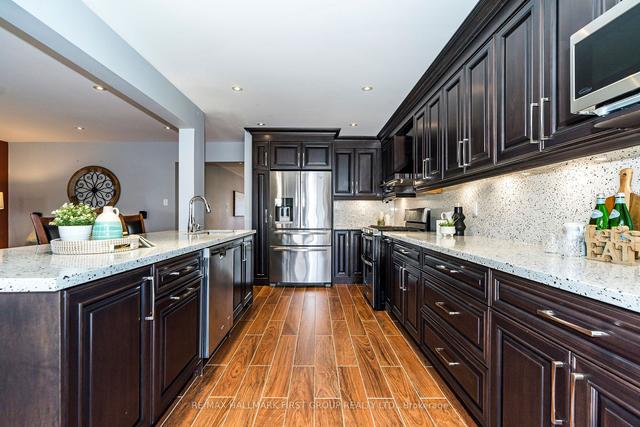22 Barden Cres, House detached with 4 bedrooms, 4 bathrooms and 3 parking in Ajax ON | Image 2