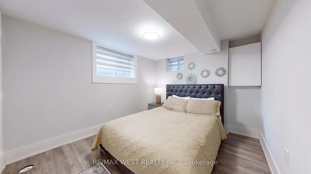 223 Manning Ave, House semidetached with 4 bedrooms, 3 bathrooms and 2 parking in Toronto ON | Image 24