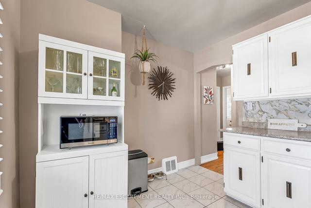360 East 25th St, House detached with 2 bedrooms, 1 bathrooms and 3 parking in Hamilton ON | Image 5