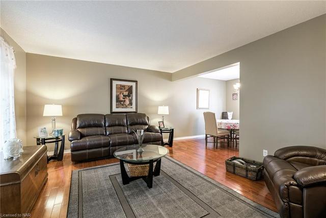 24 The Meadows Street, House detached with 3 bedrooms, 1 bathrooms and 5 parking in St. Catharines ON | Image 8