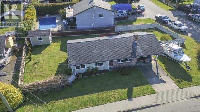 245 James Rd, House detached with 3 bedrooms, 2 bathrooms and 1 parking in Campbell River BC | Image 2