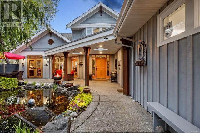 1699 Passage View Dr, House detached with 5 bedrooms, 4 bathrooms and 3 parking in Campbell River BC | Image 3