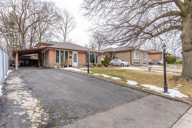 2694 Truscott Dr, House detached with 4 bedrooms, 2 bathrooms and 5 parking in Mississauga ON | Image 12