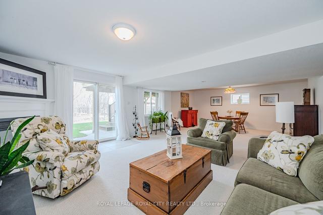 17 Milson Cres, House detached with 1 bedrooms, 3 bathrooms and 3 parking in Guelph ON | Image 18