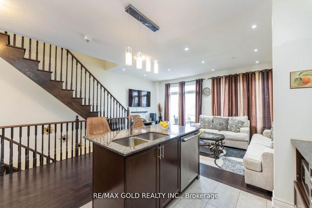 25 Temple Manor Rd, House attached with 4 bedrooms, 3 bathrooms and 3 parking in Brampton ON | Image 34