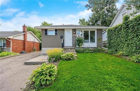 13 Hilltop Drive, Cambridge, ON, N1R1S8 | Card Image