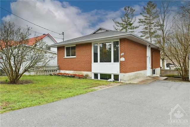 288 Edmund Street, House detached with 4 bedrooms, 2 bathrooms and 2 parking in Carleton Place ON | Image 1
