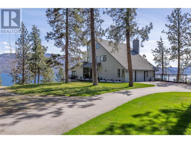 3943 Trepanier Heights Place, House detached with 5 bedrooms, 2 bathrooms and 8 parking in Peachland BC | Image 1