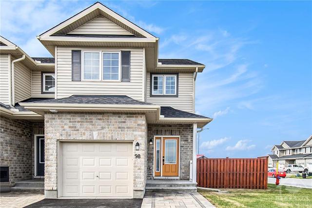 98 Bellwood Drive, Townhouse with 3 bedrooms, 4 bathrooms and 5 parking in Arnprior ON | Image 1