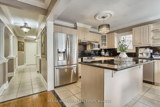10 Royal Springs Cres, House detached with 4 bedrooms, 4 bathrooms and 6 parking in Brampton ON | Image 40