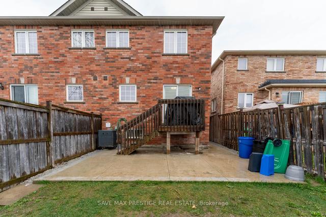 67 Roundstone Dr, House semidetached with 3 bedrooms, 4 bathrooms and 4 parking in Brampton ON | Image 30