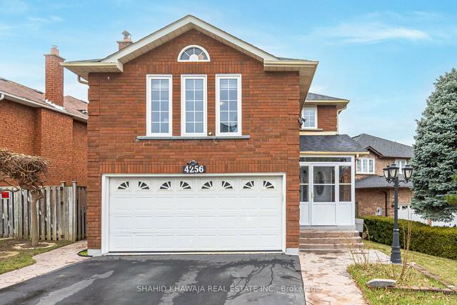 4256 Elora Dr, House detached with 3 bedrooms, 4 bathrooms and 5 parking in Mississauga ON | Image 1