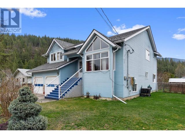 821 Cottonwood Avenue, House detached with 4 bedrooms, 3 bathrooms and 2 parking in Sicamous BC | Image 71