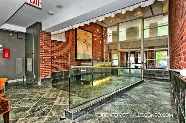 1112 - 11 St Joseph St, Condo with 1 bedrooms, 1 bathrooms and 0 parking in Toronto ON | Image 1