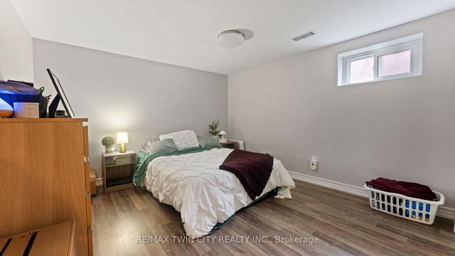 266 East 34th St, House detached with 2 bedrooms, 2 bathrooms and 6 parking in Hamilton ON | Image 5