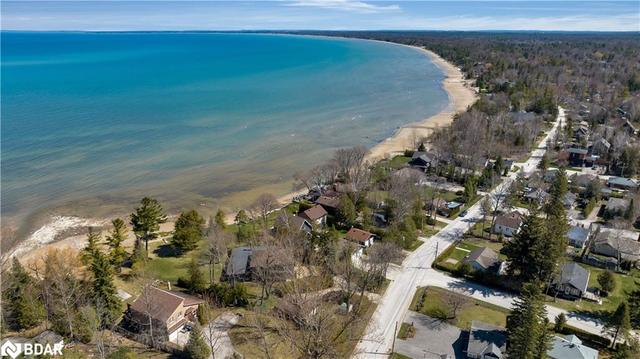1950 Shore Lane, House detached with 2 bedrooms, 1 bathrooms and 10 parking in Wasaga Beach ON | Image 16