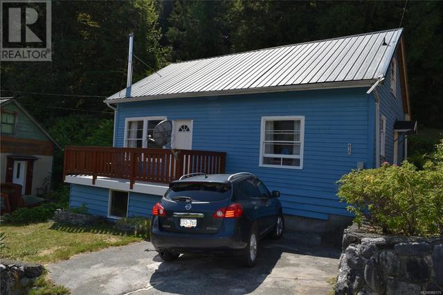 620 Cardiac Climb Rd, House detached with 3 bedrooms, 1 bathrooms and 2 parking in Tahsis BC | Image 1