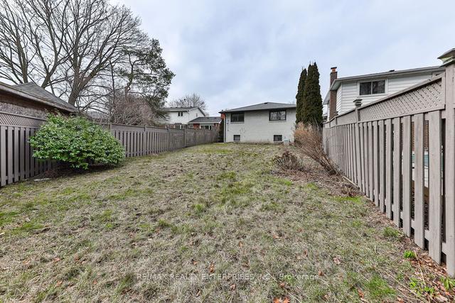 1986 Truscott Dr, House detached with 3 bedrooms, 2 bathrooms and 4 parking in Mississauga ON | Image 33