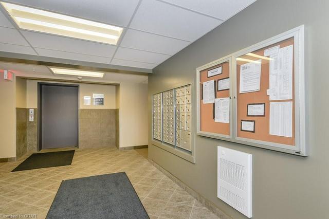 205 - 45 Kingsbury Square, House attached with 3 bedrooms, 2 bathrooms and 1 parking in Guelph ON | Image 35