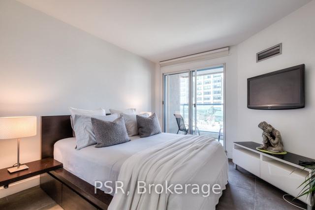411 - 77 Harbour Sq, Condo with 1 bedrooms, 1 bathrooms and 1 parking in Toronto ON | Image 6