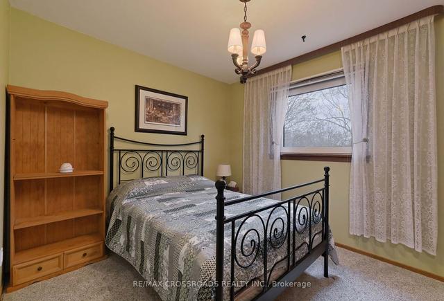 5 Berner Tr, House detached with 3 bedrooms, 2 bathrooms and 3 parking in Toronto ON | Image 9