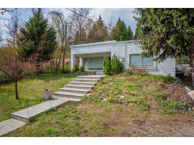 2624 Columbia Avenue, House detached with 3 bedrooms, 2 bathrooms and 6 parking in Castlegar BC | Image 32