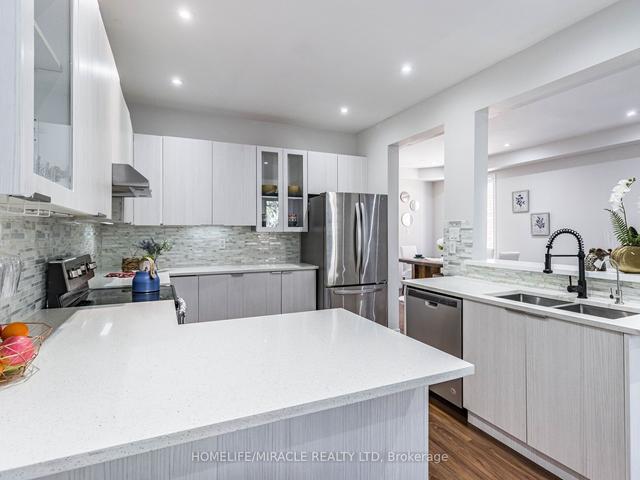5283 Pickett's Way, House semidetached with 4 bedrooms, 4 bathrooms and 3 parking in Burlington ON | Image 2