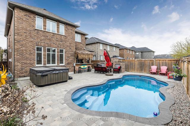 30 Marta Cres, House detached with 4 bedrooms, 3 bathrooms and 6 parking in Barrie ON | Image 20