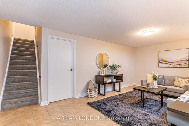 38 - 355 Sandringham Cres, Townhouse with 3 bedrooms, 2 bathrooms and 1 parking in London ON | Image 17