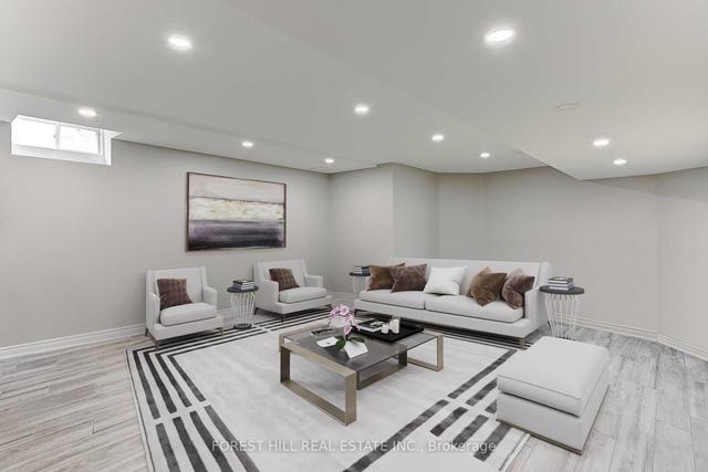 749 Via Romano Blvd, House detached with 4 bedrooms, 5 bathrooms and 6 parking in Vaughan ON | Image 2