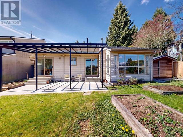 4544 Garden Grove Drive, House detached with 4 bedrooms, 3 bathrooms and 2 parking in Burnaby BC | Image 17