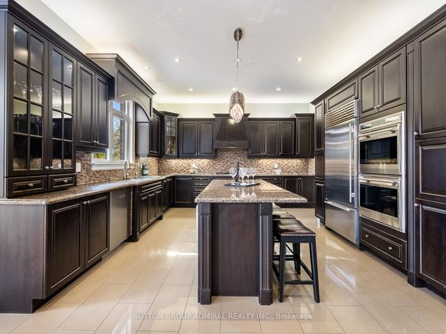 56 Antonini Crt, House detached with 4 bedrooms, 8 bathrooms and 9 parking in Vaughan ON | Image 36