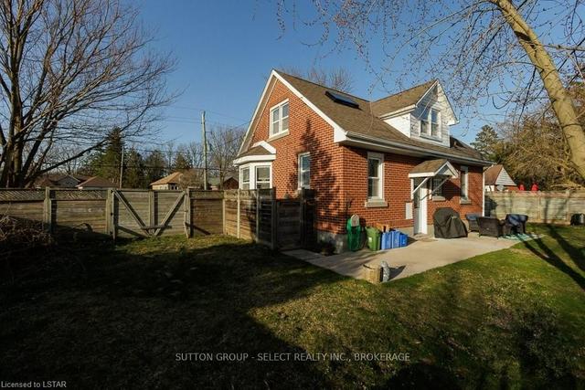 1081 Hamilton Rd, House detached with 2 bedrooms, 2 bathrooms and 4 parking in London ON | Image 27