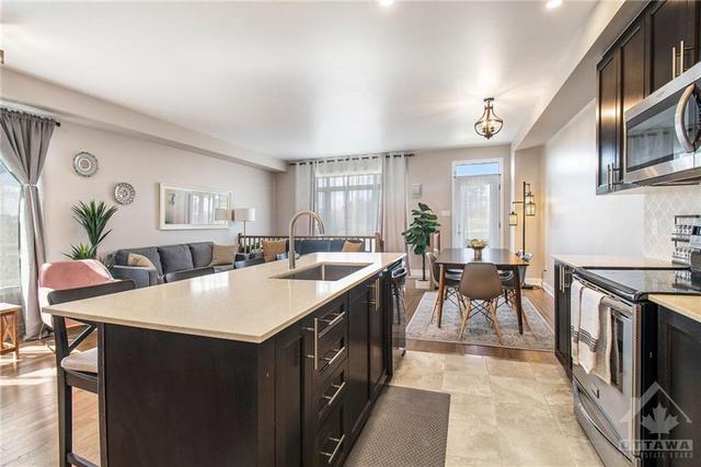 294 Joshua Street, Townhouse with 3 bedrooms, 4 bathrooms and 3 parking in Ottawa ON | Image 8