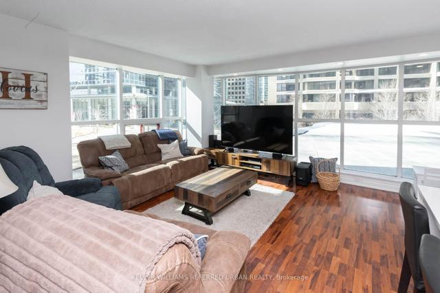 302 - 77 Harbour Sq, Condo with 2 bedrooms, 2 bathrooms and 1 parking in Toronto ON | Image 28