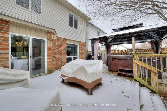 8 Marcy Cres, House detached with 3 bedrooms, 3 bathrooms and 3 parking in Cambridge ON | Image 10