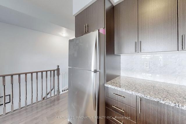 369 - 515 Kingbird Grve, Townhouse with 2 bedrooms, 3 bathrooms and 1 parking in Toronto ON | Image 4