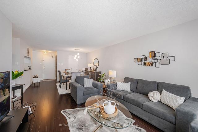 201 - 4205 Shipp Dr, Condo with 2 bedrooms, 2 bathrooms and 1 parking in Mississauga ON | Image 5