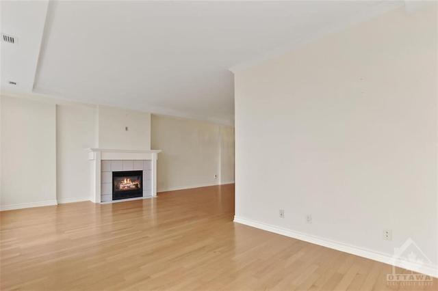 207 - 136 Darlington Private, Condo with 2 bedrooms, 2 bathrooms and 1 parking in Ottawa ON | Image 9