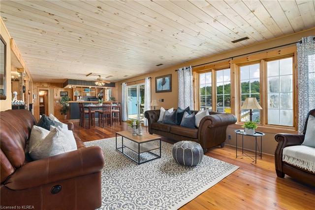 51 Sugar Bush Trail, House detached with 3 bedrooms, 2 bathrooms and null parking in Kawartha Lakes ON | Image 6
