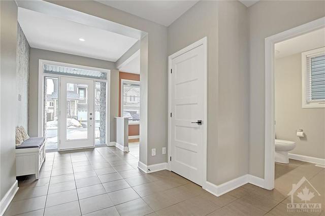 22 Clonfadda Terrace, House detached with 4 bedrooms, 5 bathrooms and 4 parking in Ottawa ON | Image 3