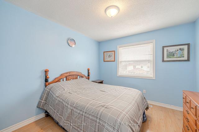 2160 Ferguson St, House attached with 3 bedrooms, 2 bathrooms and 3 parking in Innisfil ON | Image 9