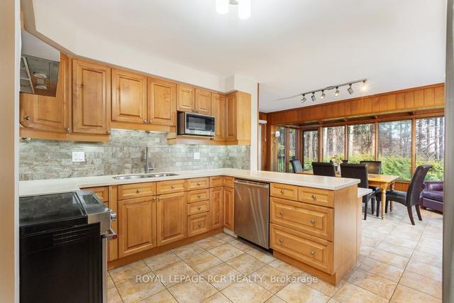 103 Heathwood Heights Dr, House detached with 4 bedrooms, 4 bathrooms and 4 parking in Aurora ON | Image 3
