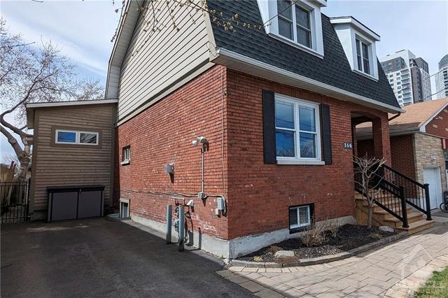 356 Clifton Road, House detached with 4 bedrooms, 3 bathrooms and 3 parking in Ottawa ON | Image 2