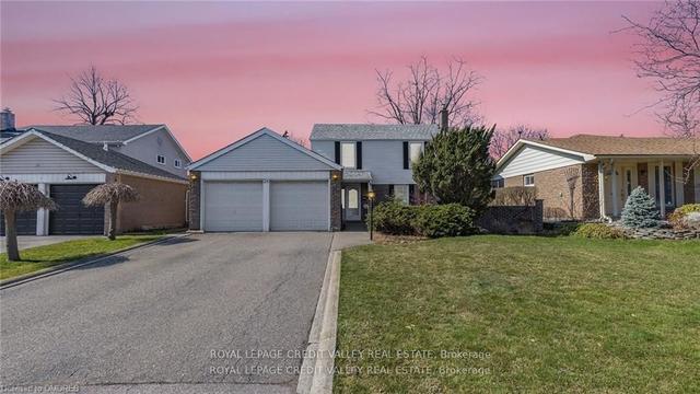 28 Parkview Pl, House detached with 4 bedrooms, 2 bathrooms and 6 parking in Brampton ON | Image 1