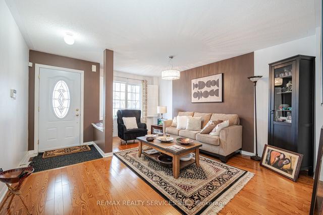 71 Tianalee Cres, House attached with 3 bedrooms, 4 bathrooms and 3 parking in Brampton ON | Image 34