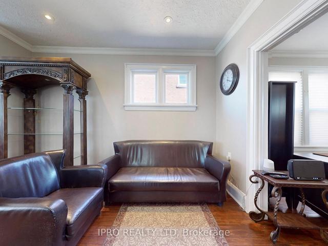 219 Queen St W, House detached with 2 bedrooms, 2 bathrooms and 6 parking in Brampton ON | Image 36