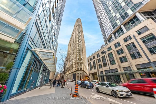 1410 - 25 The Esplanade St, Condo with 1 bedrooms, 1 bathrooms and 0 parking in Toronto ON | Image 1