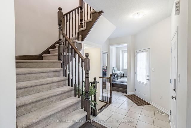 1732 Copeland Circ, House attached with 3 bedrooms, 3 bathrooms and 2 parking in Milton ON | Image 8