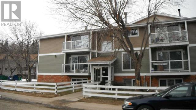 103, - 5812 61 Street, Condo with 2 bedrooms, 1 bathrooms and 1 parking in Red Deer AB | Image 1